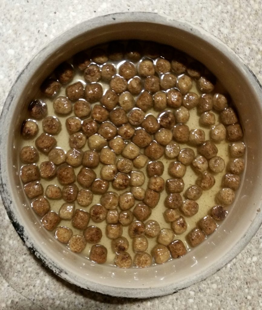 How to make dry dog food seem like canned at home with no effort